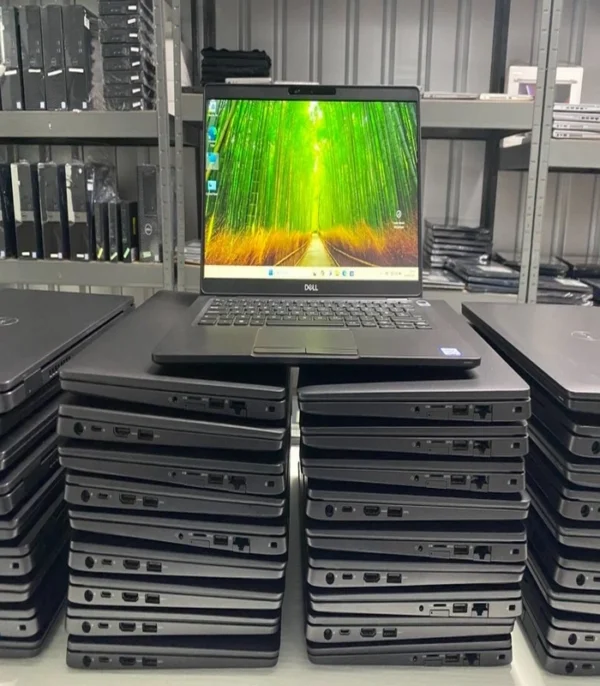 DELL VOSTRO SFF- FAST-i5,10TH GEN-HUGE 16GB RAM-BUILT IN WIF+BLUETOOTH-WIN11 PRO