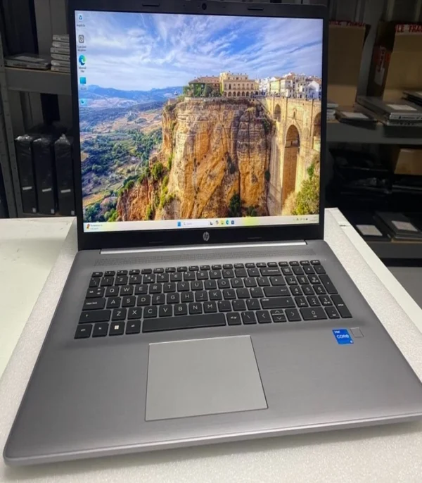 HP 470 G8 LAPTOP BIG SCREEN 17.3" - i5-11TH GEN-HUGE 16GB RAM+512GB SSD-WIN 11
